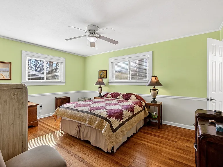 1108 Edgewood Dr NW — Photo 9