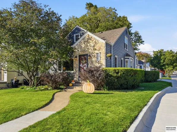 6452 William St, Omaha, NE 68106