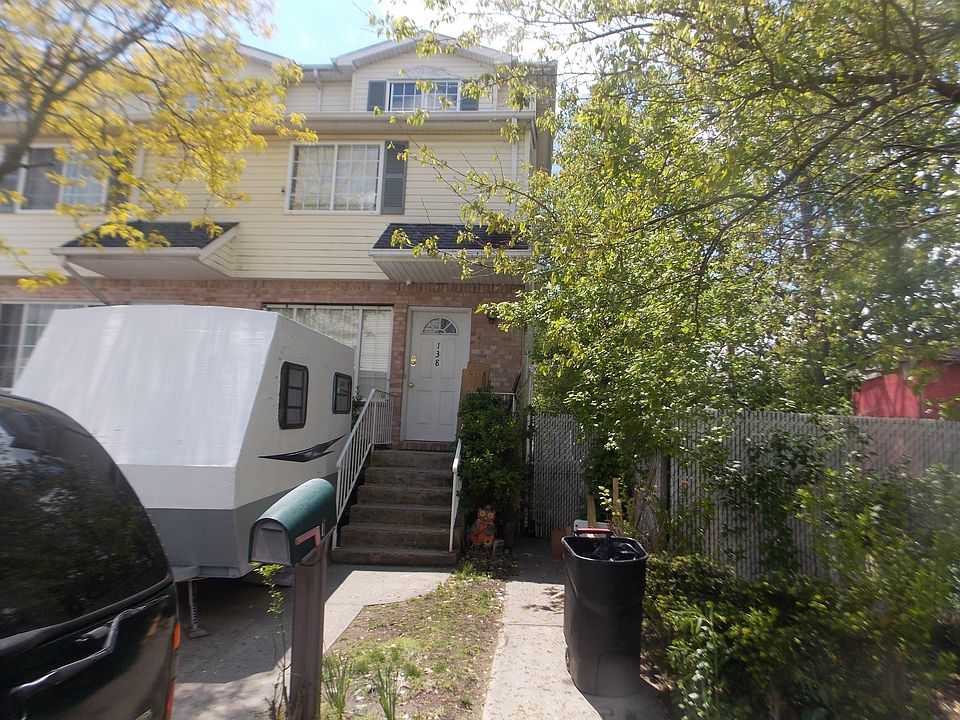 1st image of 138 Pelican Cir