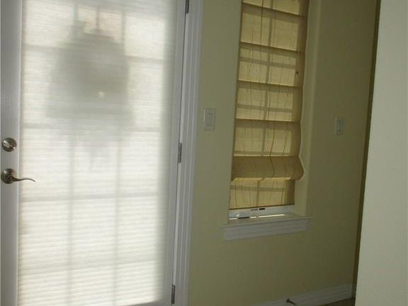 2nd image of 964 W Ocean View Ave