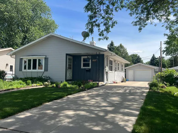 590 E 10th St, Fond Du Lac, WI 54935