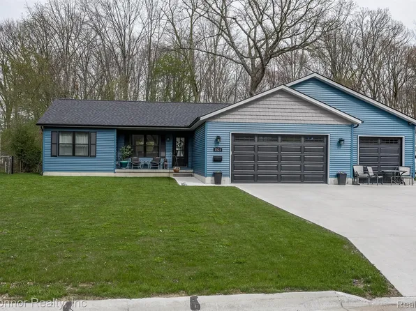 1521 Georgia Ave, Marysville, MI 48040