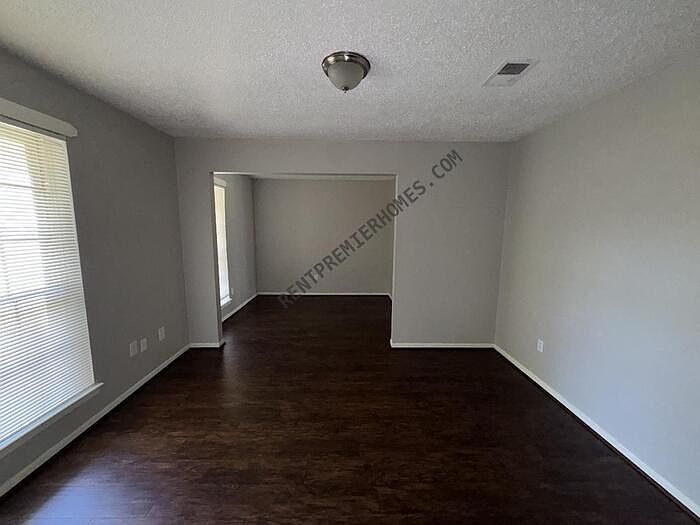 1st image of 9606 Hillis St E