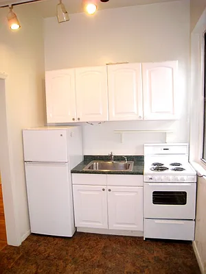 Rented by City Connections Realty | media 15