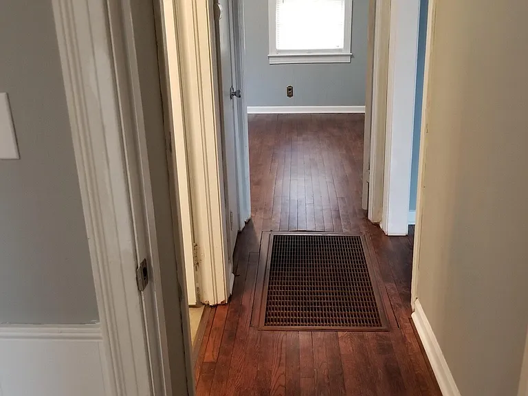 915 Stewart Ave — Photo 6