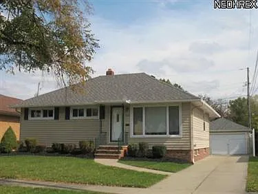 4693 Summer Ln photo 1