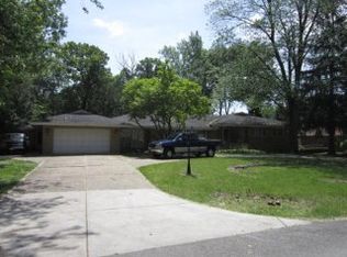 17W061 Woodland Ave, Bensenville, IL 60106