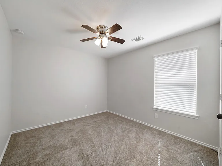 3301 Clover Hill Ln — Photo 7