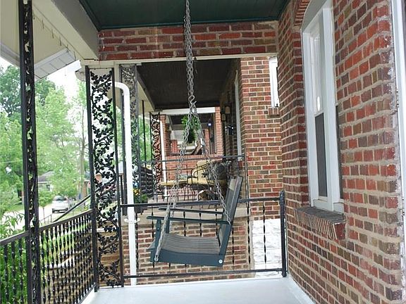 3rd image of 1561 Louisville Ave