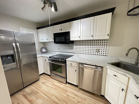 2nd image of 204 4th St SE Unit C3