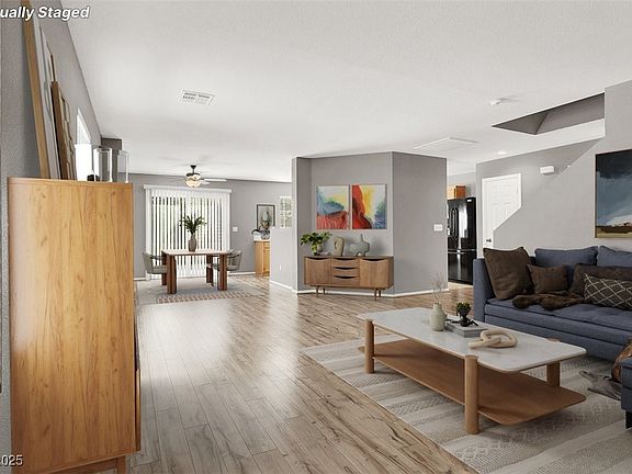 2nd image of 3703 Laguna Veneta Ave