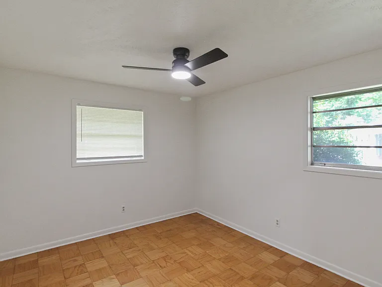 215 E Boyd St — Photo 12