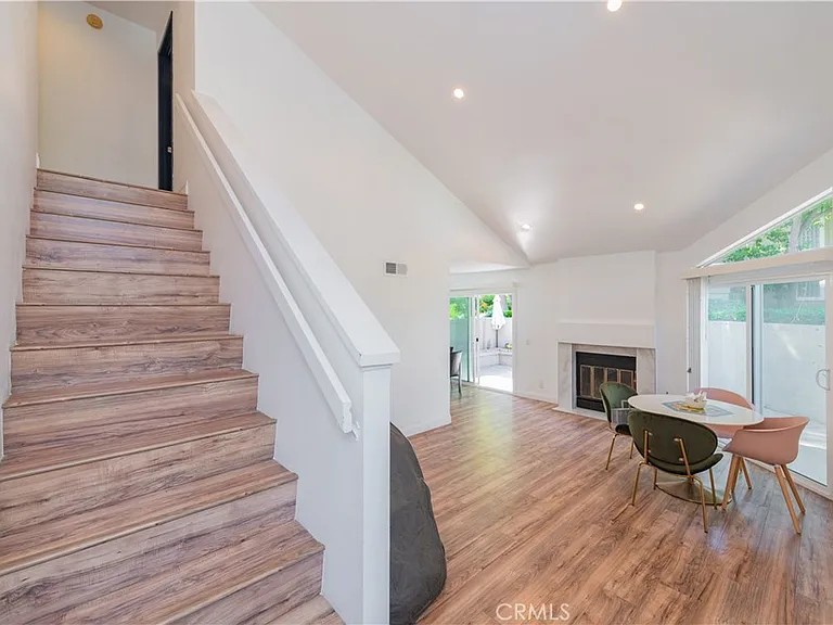 80 Stanford Ct #40 — Photo 8
