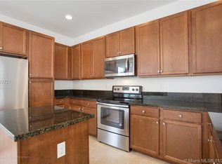 11622 SW 13th Dr, Pembroke Pines, FL 33025