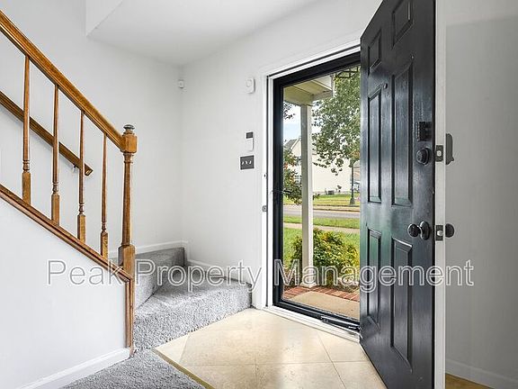 3rd image of 808 Admiral Gravely Blvd