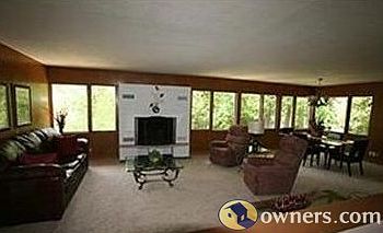 LR, open floor plan, wall to wall windows