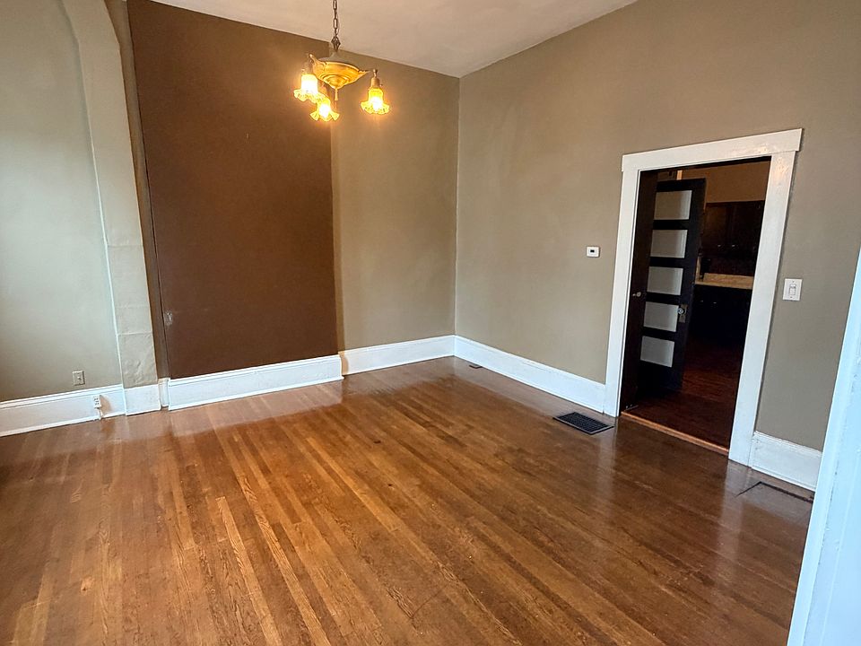 1st image of 203 Oak St