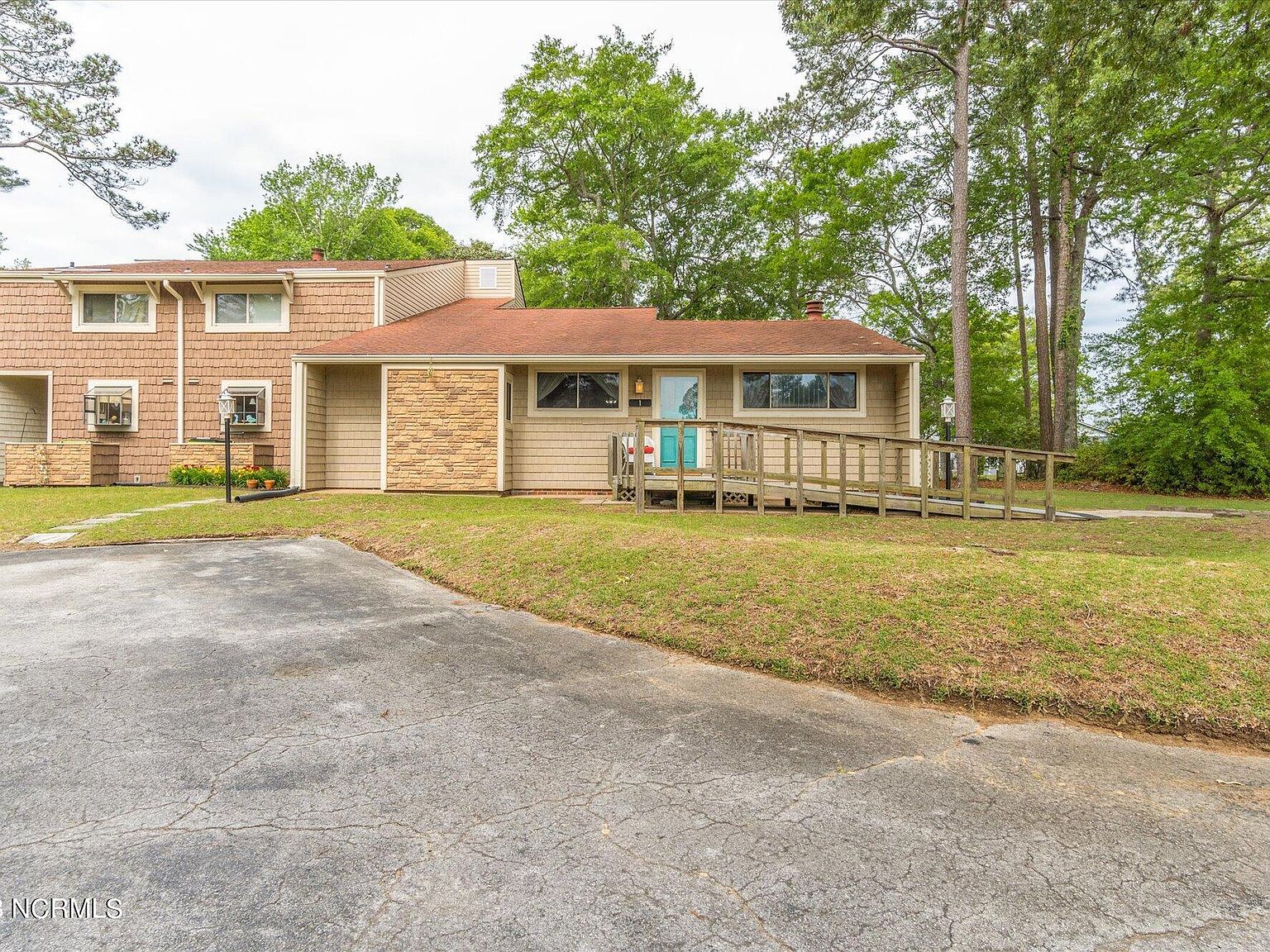 1 Quarterdeck Townes, New Bern, NC 28562 Zillow