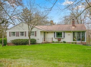 100 Lakeview Ln, Chagrin Falls, OH 44022