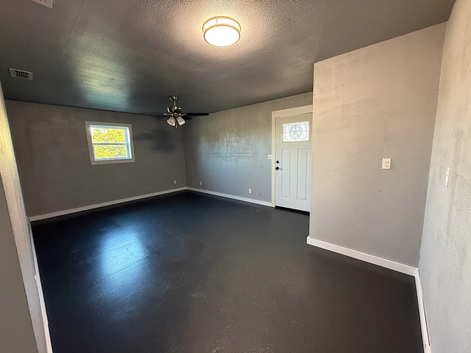 3 bed, 1628 sqft, $1,800 — Photo 2