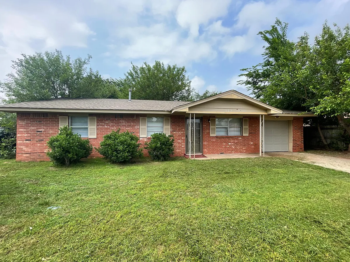 Building Photo - 307 E Louisiana Dr