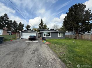 9422 Woodland Ave E, Puyallup, WA