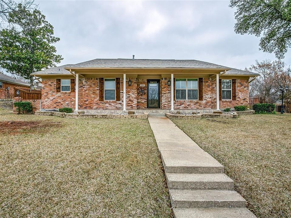 1st image of 1302 Briar Hollow Ln