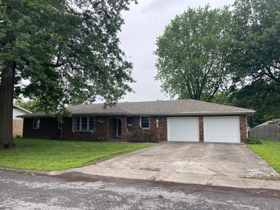 641 N Claud Avenue, Bolivar, MO, 65613