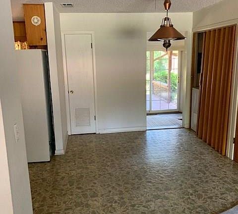 2nd image of 210 Walnut Dr