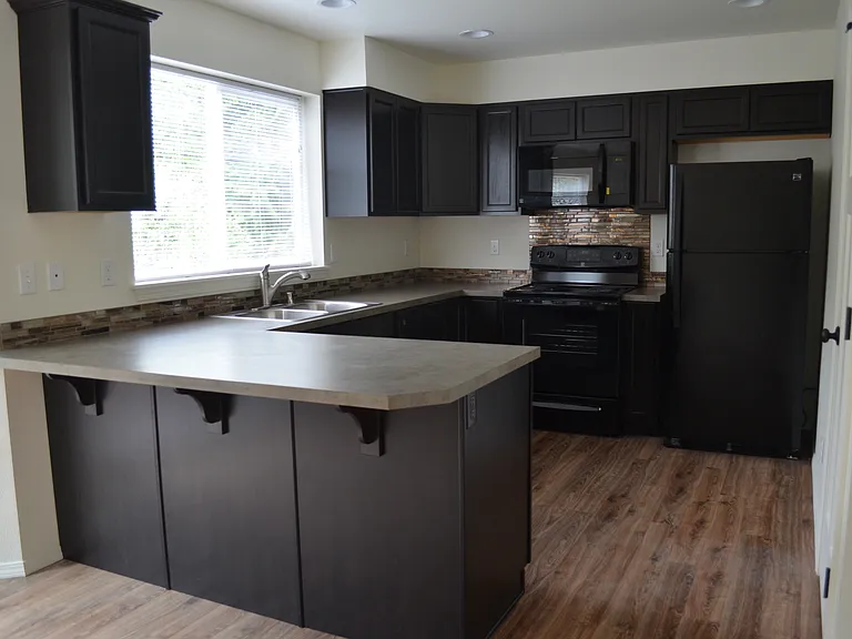 204 SW Moorea Ln — Photo 6