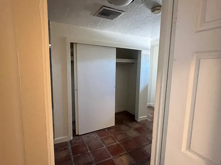 342 E 4th St #2 — Photo 8