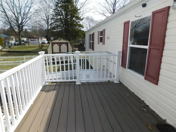 204 Landmark St NW, Sparta, MI 49345