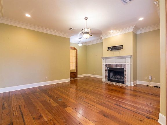 4th image of 219 Cedar Grove Dr