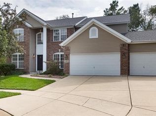 12018 Manhattan Pl, Saint Louis, MO
