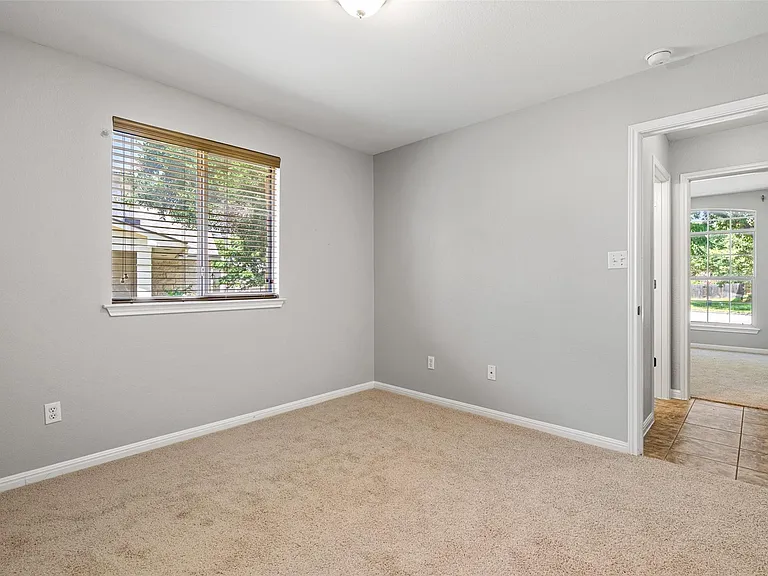 2505 Rusk Ct — Photo 27