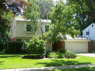 29446 Somerset Dr, Southfield, MI 48076