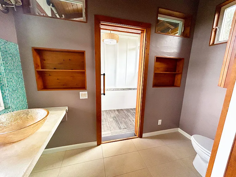 Main Ensuite