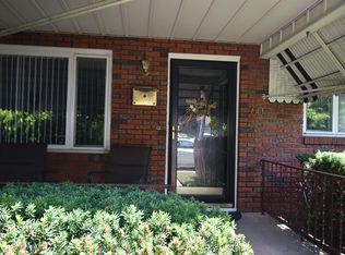 60 1st St, Dupont, PA 18641