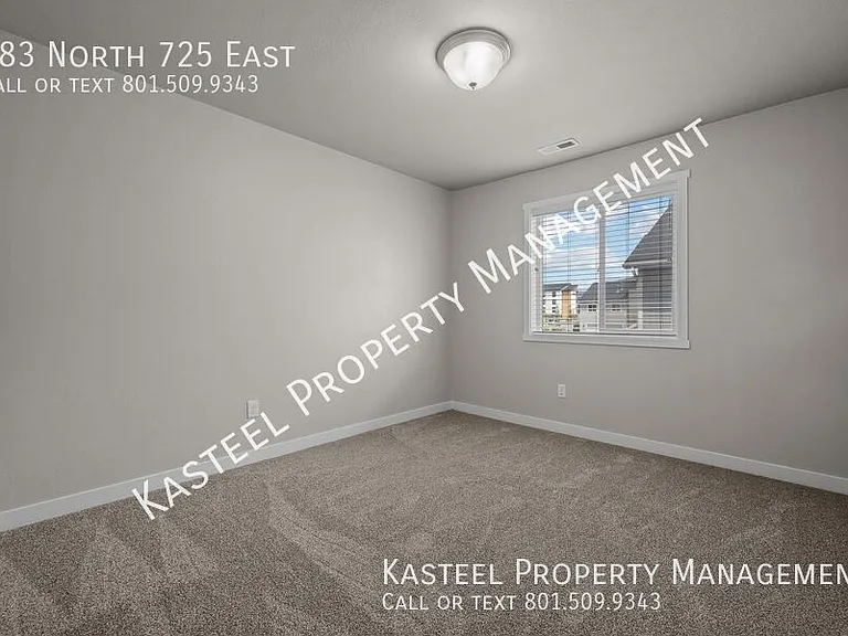 283 N 725 E — Photo 14