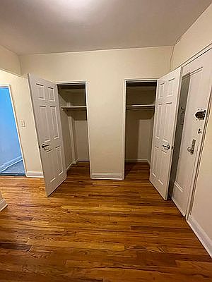 5th image of 4307 39th Pl APT 6H