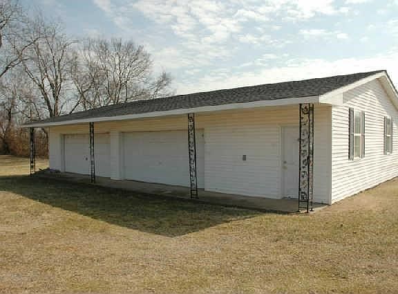 3rd image of 2622 Memorial Drive Ext