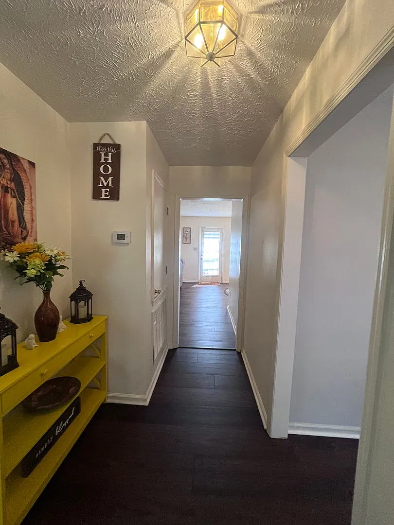 Old Charleston Circle (1003) — Photo 1