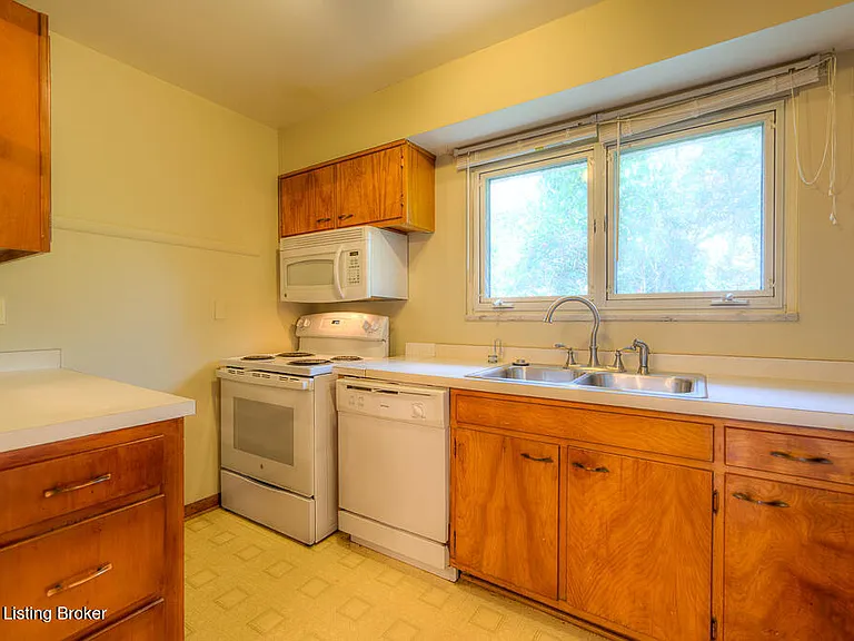 2713 Riedling Dr #2 — Photo 9