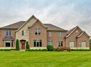 23530 Owl Ct, Lake Barrington, IL