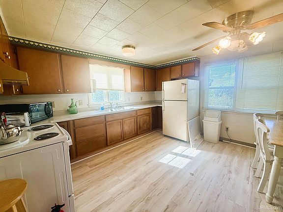 2nd image of 410 Quinnesec St