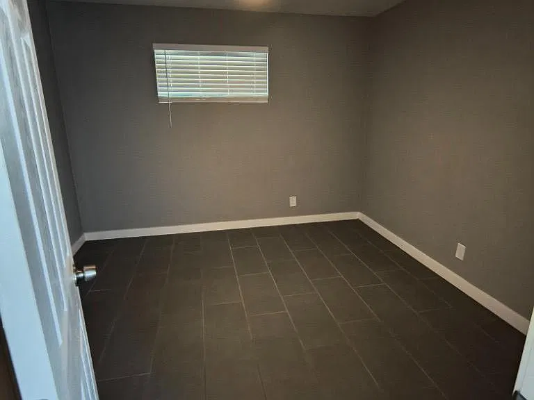 10305 N 15th Ave #7 — Photo 6