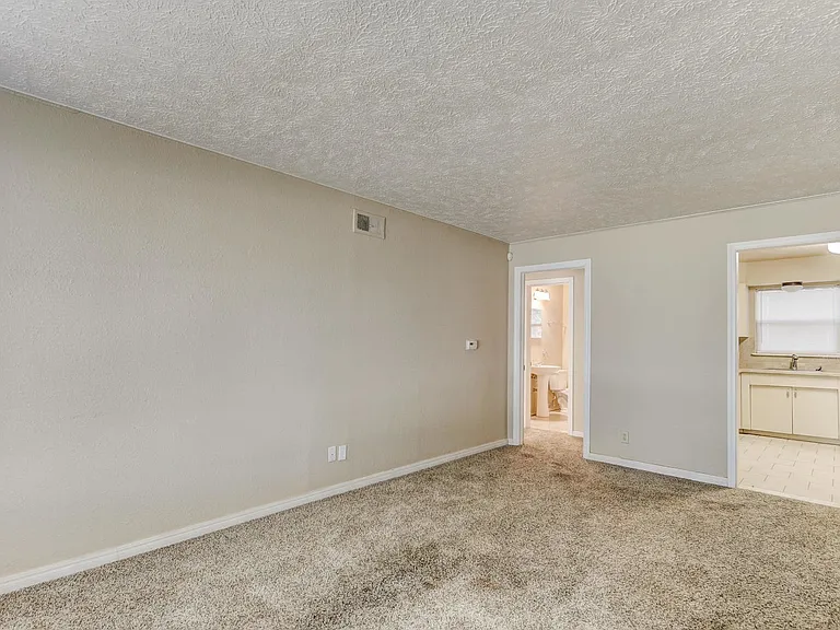 4172 NW 23rd St — Photo 18