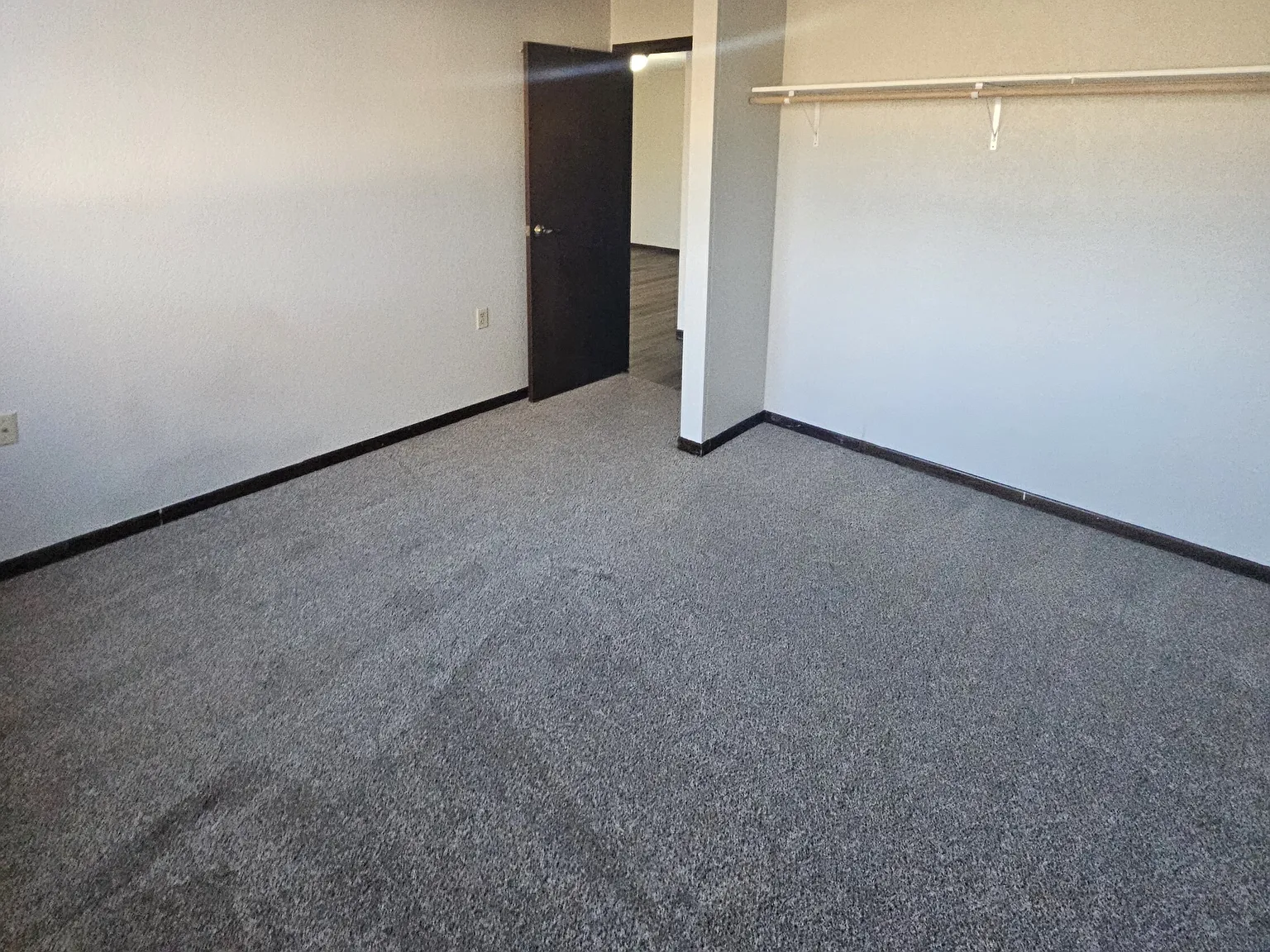 Rolling Hills Apartments - 1 — Photo 2