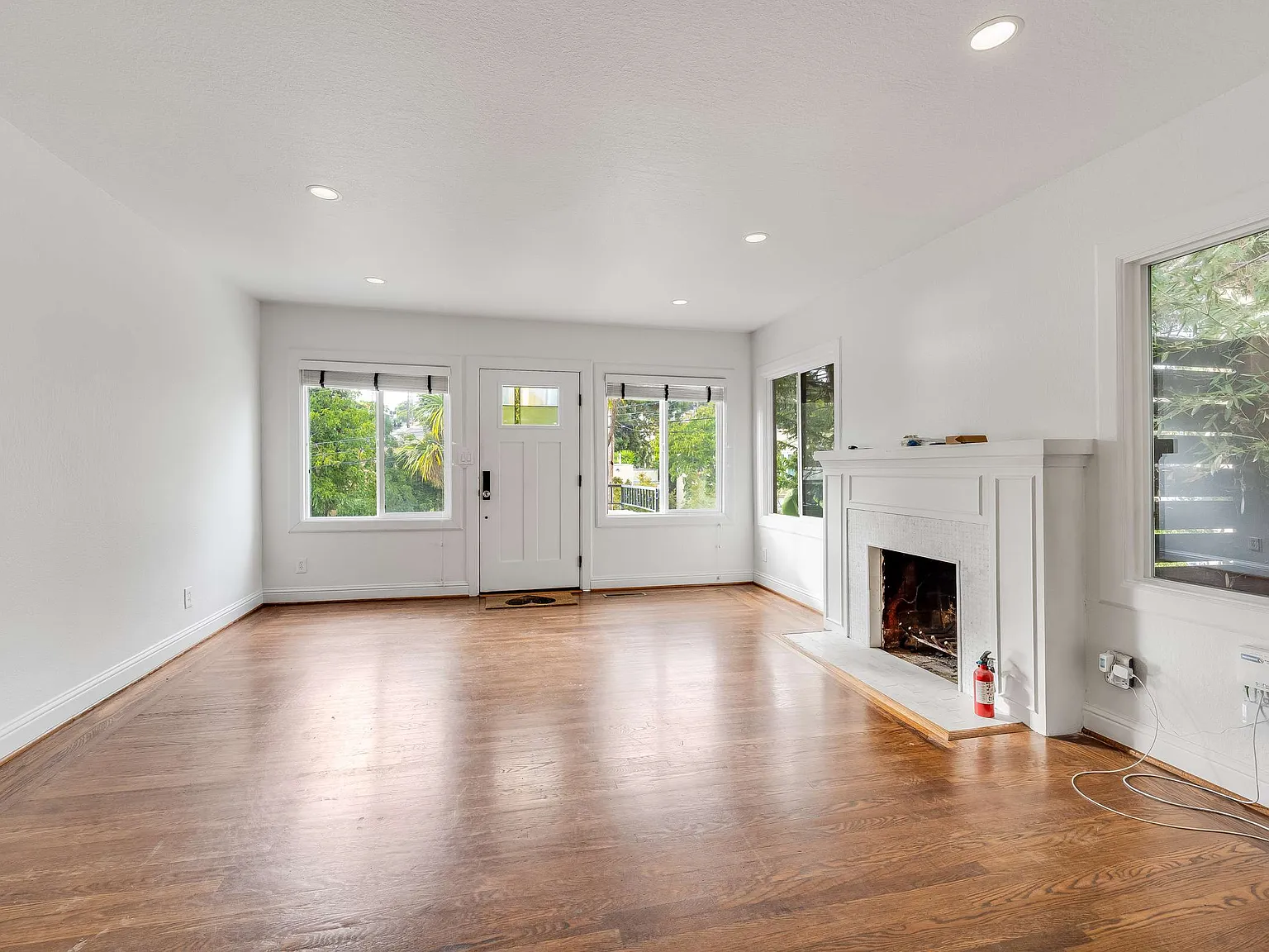 3 bed, 1270 sqft, $4,250 — Photo 4