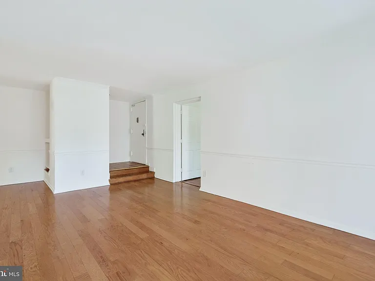 11260 Chestnut Grove Sq #139 — Photo 10